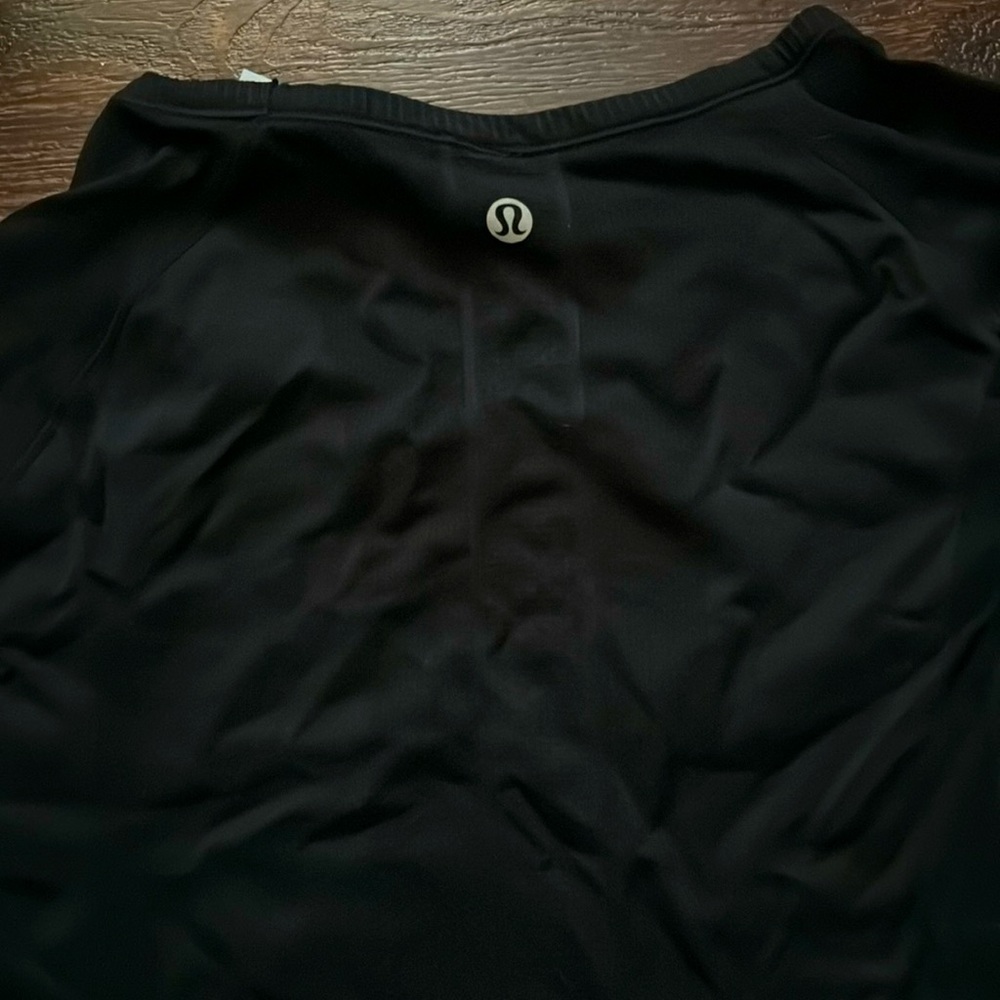 Lulumon workout shirt